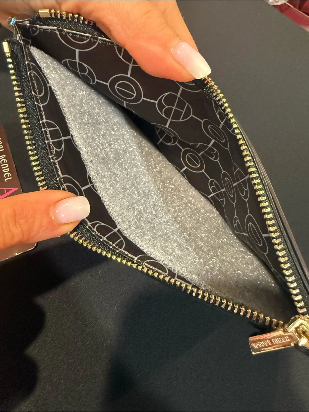 Henri Bendel Banklet Wallet